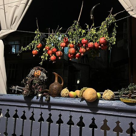 Хостел Lets Go House Тбилиси Экстерьер фото